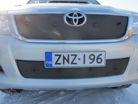 Maskisuoja Toyota Hilux 2011-